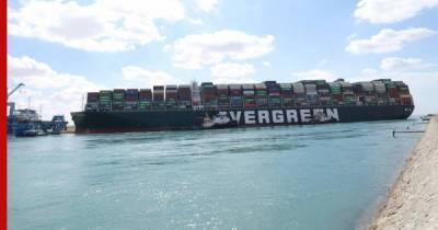 Европе предсказали дефицит товаров в случае недельной блокировки Суэцкого канала