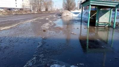 В Башкирии возле одной из остановок разливается «река»