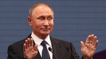 Путин заявил, что коронавирусные ограничения отменит летом