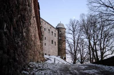 В Выборгском замке посетитель упал с высоты во время экскурсии