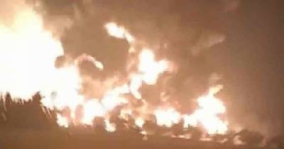 В Индонезии загорелся нефтеперерабатывающий завод: видео