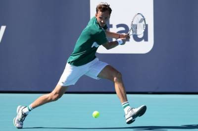 Российский теннисист Медведев пробился в четвертый круг «Мастерса» в Майами