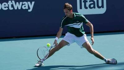 Теннисист Медведев вышел в четвертый круг «Мастерса» в Майами