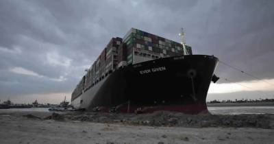 США обеспокоены, что блокировка Суэцкого канала влияет на транзит американских кораблей