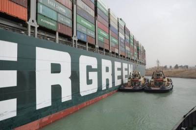 Блокировка движения в Суэцком канале повлияла на транзит кораблей США
