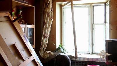 В Татарстане сотрудники полиции спасли двух человек и предотвратили серьезный пожар в многоквартирном доме