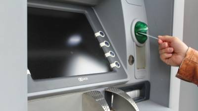 Россияне стали активнее пользоваться бесконтактными банкоматами