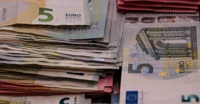 У водителя зарегистрированного в Эстонии автомобиля изъяли 65 000 евро наличными