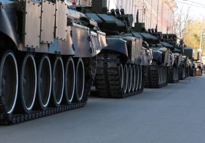 Под Ростовом стягиваются огромные колонны российской военной техники