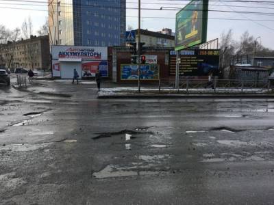 Новосибирский губернатор Травников потребовал начать ямочный ремонт дорог