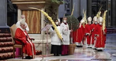 Христиане западного обряда отпраздновали Вербное воскресенье: Папа Римский провел мессу