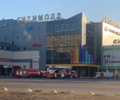 У ТЦ «Сити молл» на Коломяжском заметили пожарные машины и реанимацию