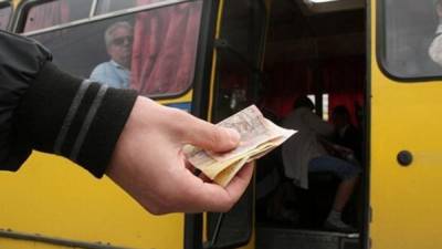В Киеве маршрутчики передумали поднимать цену за проезд: назвали причину