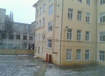 Школьник в Волгограде умер после вписки с алкоголем на съемной квартире