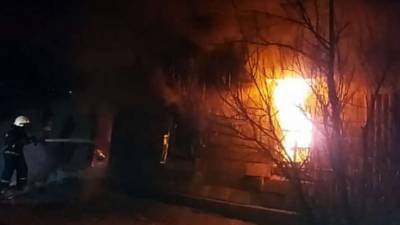 Три человека сгорели при пожаре в Днепропетровской области