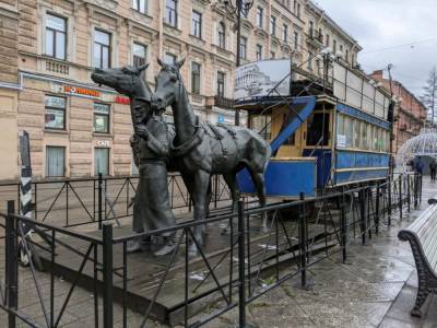 Памятник конке на Васильевском острове в Санкт-Петербурге продали за 11 тысяч рублей