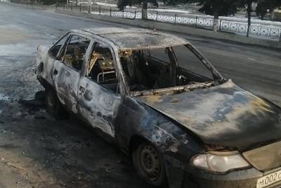 Припаркованный автомобиль сгорел в Тверской области