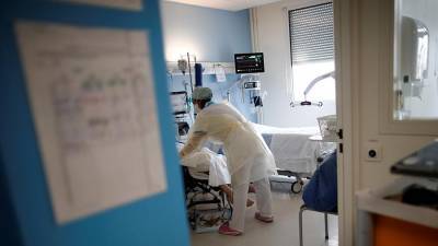 Французские врачи заявили о неминуемой катастрофе из-за коронавируса