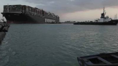 Эксперт оценил сроки на устранение последствий блокировки Суэцкого канала