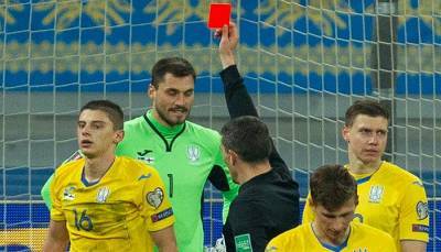 Миколенко стал первым игроком сборной Украины с 2013 года, получившим прямую красную карточку