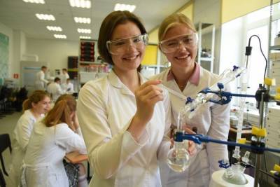 Девять московских школьников вошли в число победителей Всероссийской олимпиады по химии
