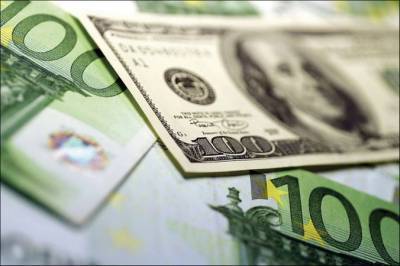 Конец месяца и возмещения НДС: чего ждать по курсу доллара и евро в понедельник