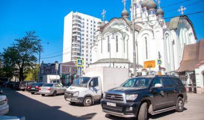 Священники Москвы попросили мэрию не поднимать тарифы на парковку у храмов
