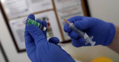 Вакцинация от коронавируса в Украине: сколько людей привили за сутки и где не сделали ни одной инъекции