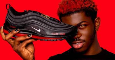 Рэпер Lil Nas X выпускает "сатанинские кроссовки" Nike с человеческой кровью