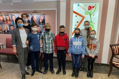 В Тамбовской области детям из малообеспеченных и многодетных семей подарили билеты в театр