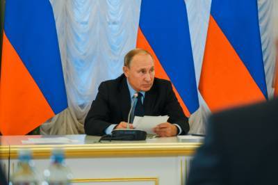 Путин рассказал о легком недомогании после вакцинации от коронавируса