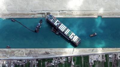 Эксперт назвал кратковременным влияние ЧП в Суэцком канале на цены на нефть