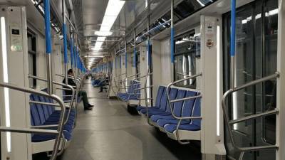 Неосторожный мужчина погиб на рельсах московского метро