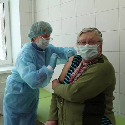 Прививку от ковида 26 марта в МФЦ Подмосковья сделали более 1 тыс 600 человек