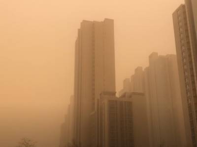 На Южную Корею и Японию обрушилась мощная пылевая буря из Китая