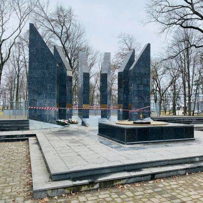 Экс-мэр: Власти Даугавпилса не хотят ремонтировать мемориал освободителям