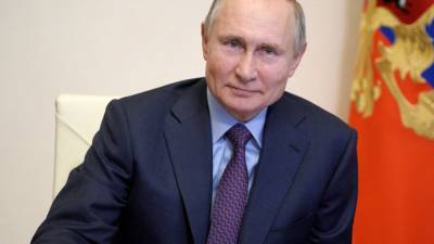 Песков рассказал, что Путин постоянно подшучивает над ним 1 апреля