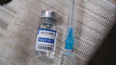 «Обеспечит вакцинацию более 30 млн человек»: РФПИ договорился о производстве свыше 60 млн доз «Спутника V» в Китае