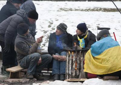 Очередь голодных стариков на Украине: «Смотрите, что творит...