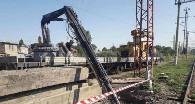 Двух жителей Еревана поймали при попытке кражи кабеля связи на железной дороге