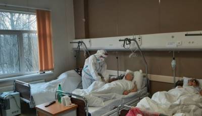 Врача скорой помощи в Самаре спасли после 100% поражения легких при COVID-19