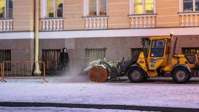 За неделю с улиц Петербурга вывезли 30 тыс. кубометров снега
