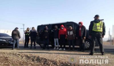 Правоохранители блокировали транзит нелегалов через Закарпатье