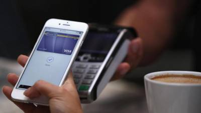 Банки угрожают отключить Apple Pay из-за регулирования межбанковской комиссии