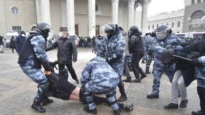 «Медиазона»: в России после январских митингов — 100 политзаключенных