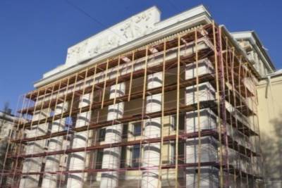 Реконструкцию Мурманского драмтеатра планируют завершить в июле