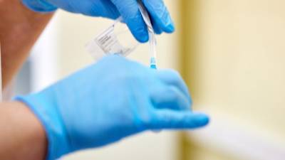 Минздрав РФ зарегистрировал вакцину от коронавируса "Спутник Лайт"