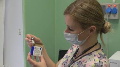 В РФ зарегистрировали новую вакцину от коронавируса