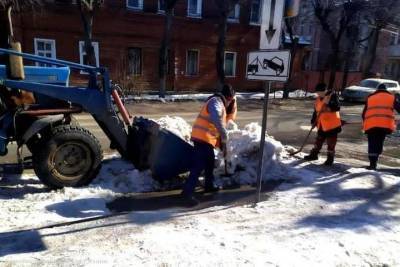 За минувшие выходные с улиц Рязани вывезли 3 тысячи кубометров снега