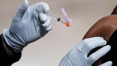 Минздрав РФ приступил к регистрации вакцины от коронавируса "Спутник Лайт"